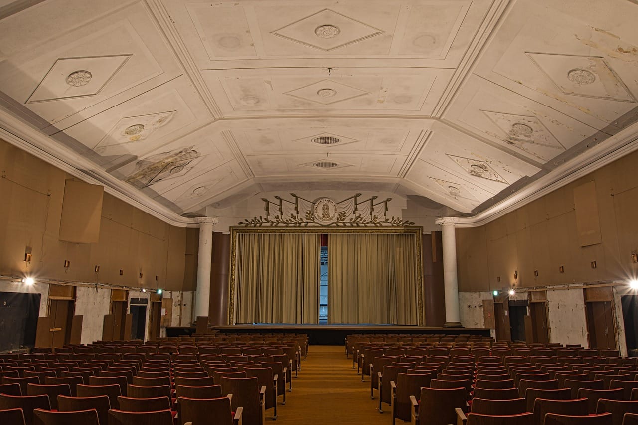 Many new cinemas have fewer than a hundred seats.